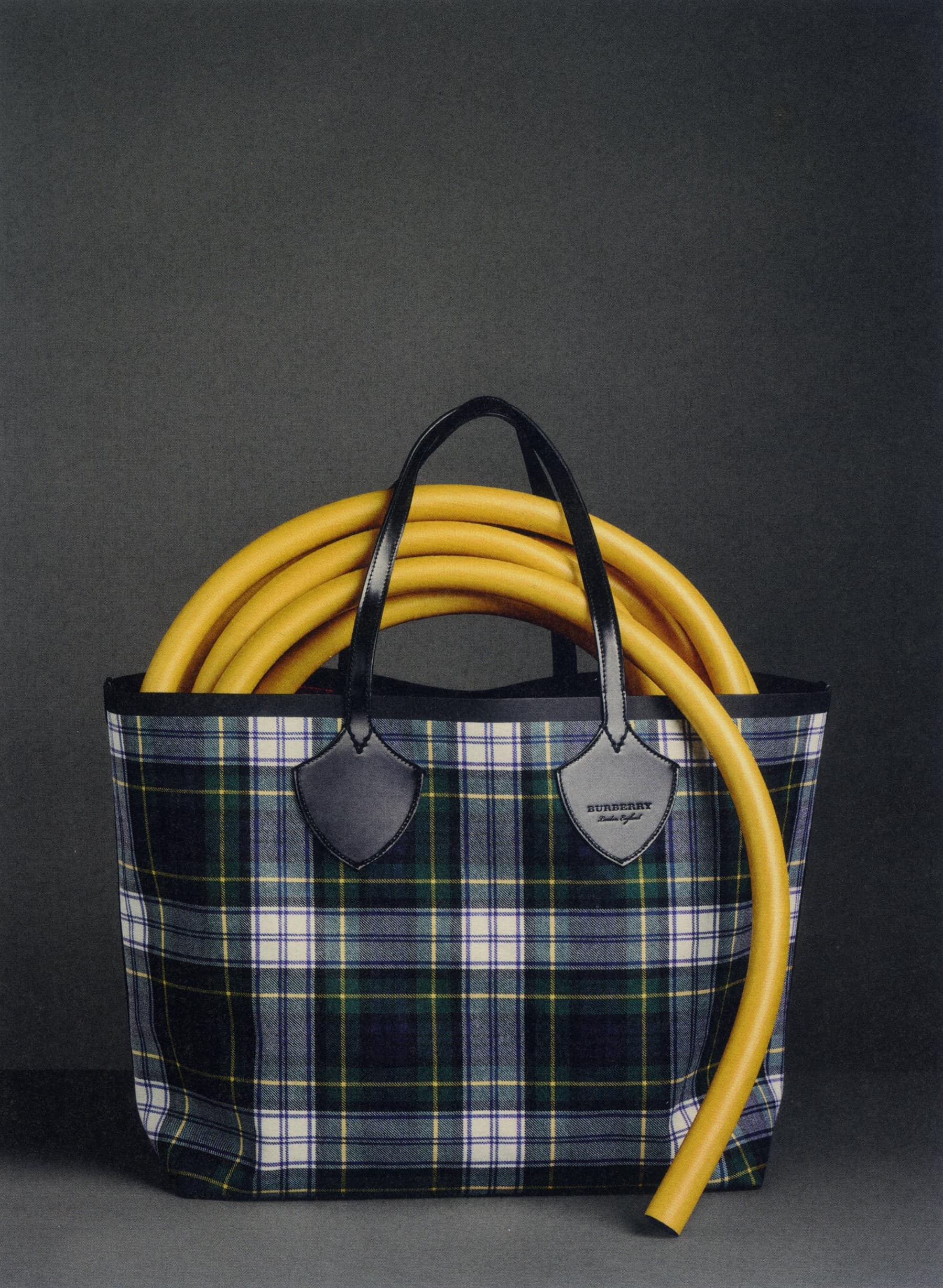 Ana Domínguez Studio: Burberry The Book of Gifts (Fig. 14)
