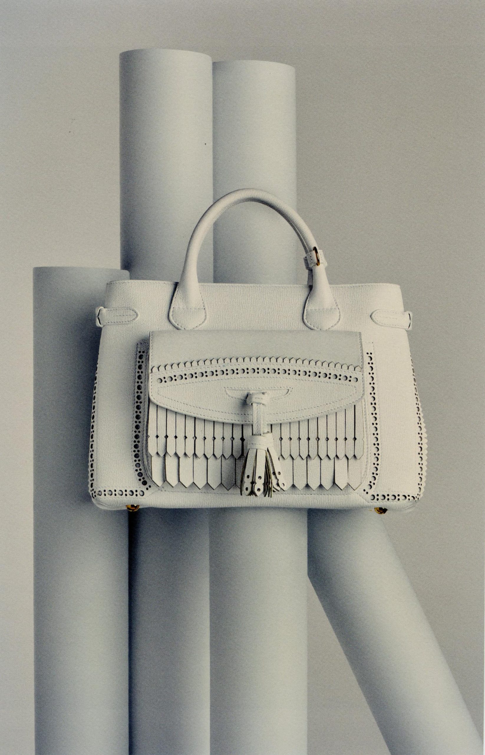 Ana Domínguez Studio: Burberry The Book of Gifts (Fig. 16)