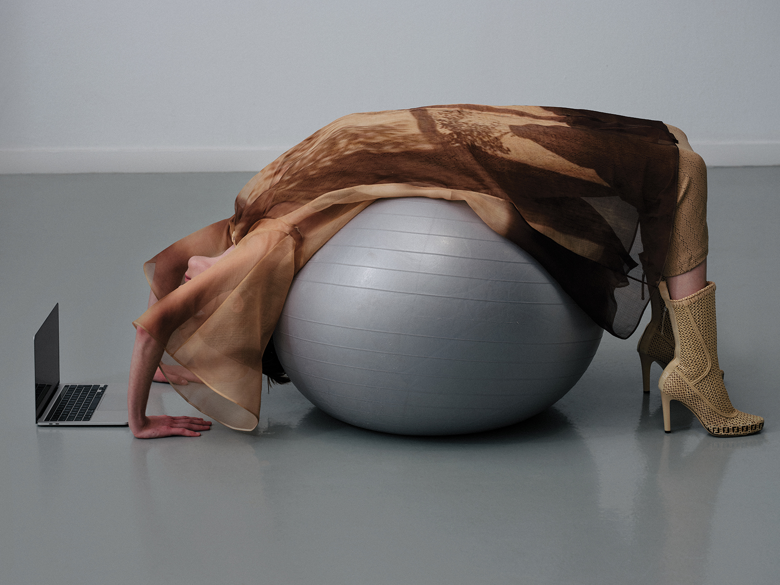 Ana Domínguez Studio: My body is my office x CAP (Fig. 8)