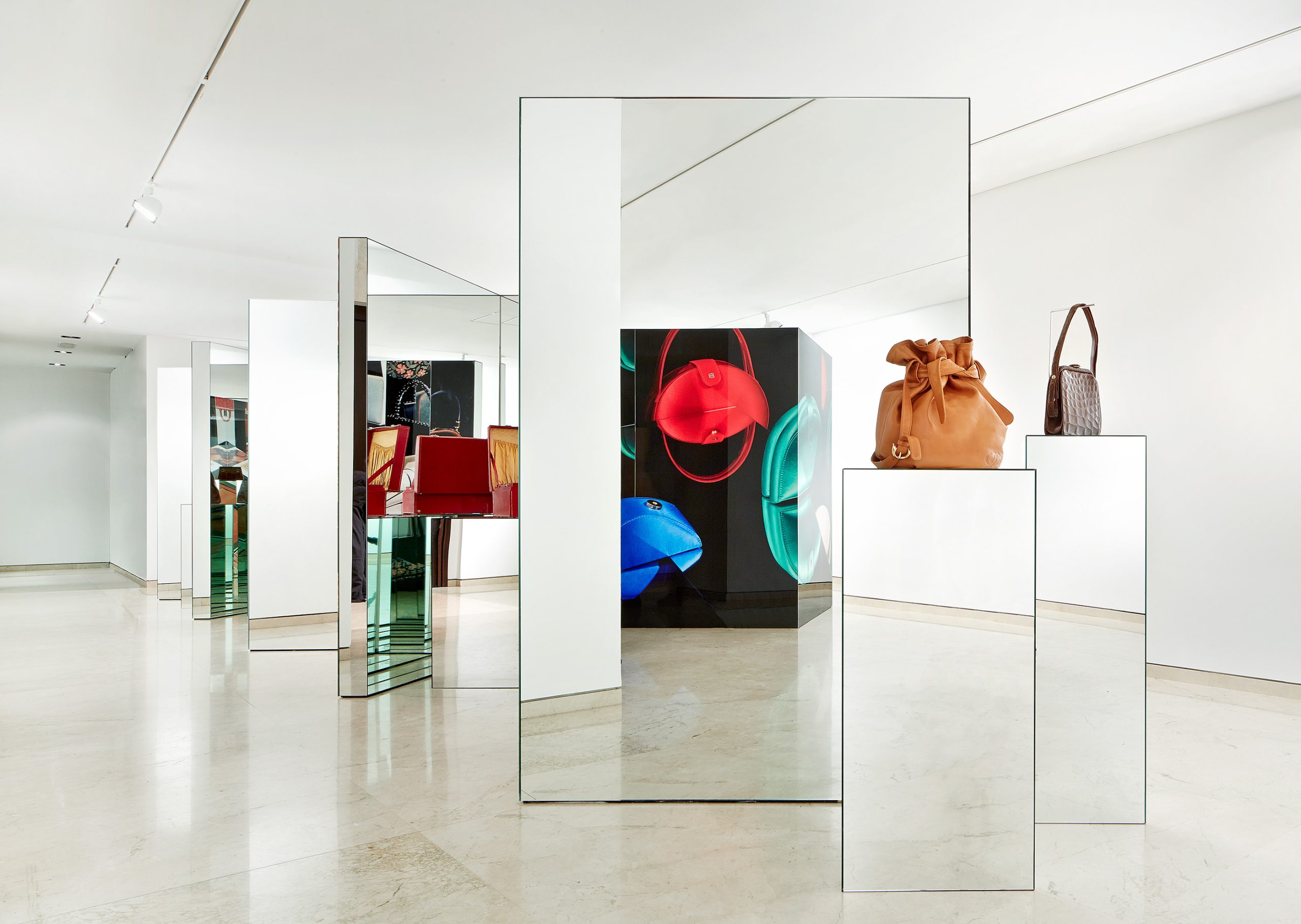 Ana Domínguez Studio: Fragments of a story 168 years of Loewe (Fig. 2)